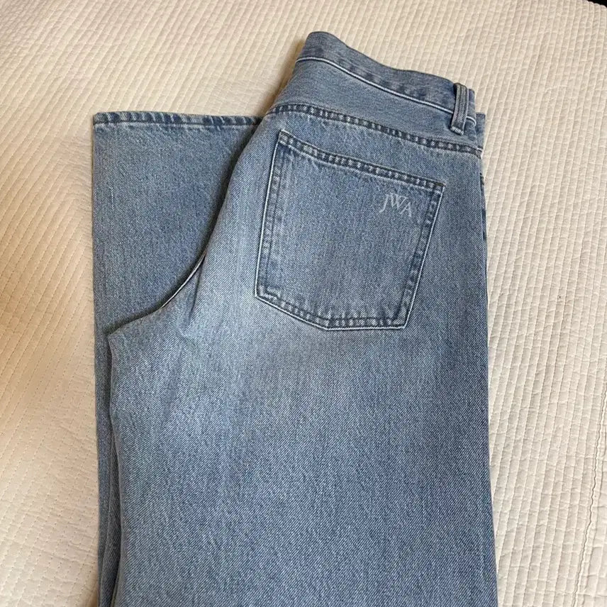 [BUNJANG] Uniqlo JWA Straight Jeans (Size 25) / 유니클로jwa스트레이트진25사이즈