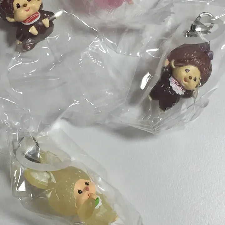 [SOLD OUT] 개당) 몬치치 메지루시 반다이 가챠 키링