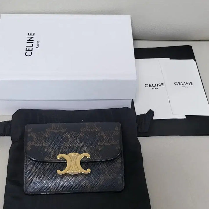 [SOLD OUT] 셀린느 트리오페 카드지갑 정품
