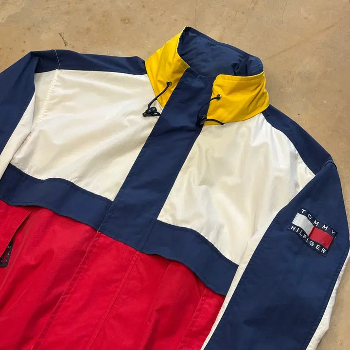 [SOLD OUT] L 타미힐피거 바람막이