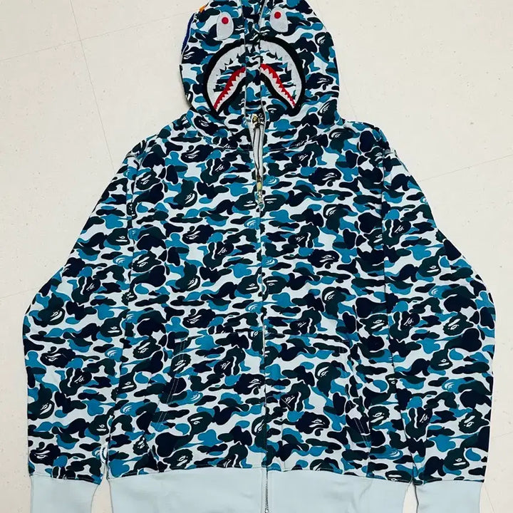 [SOLD OUT] Bape 베이프 샤크 후드집업  팝니다
