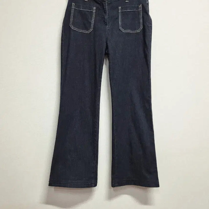 [SOLD OUT] 크로커다일 데님 부츠컷 청바지