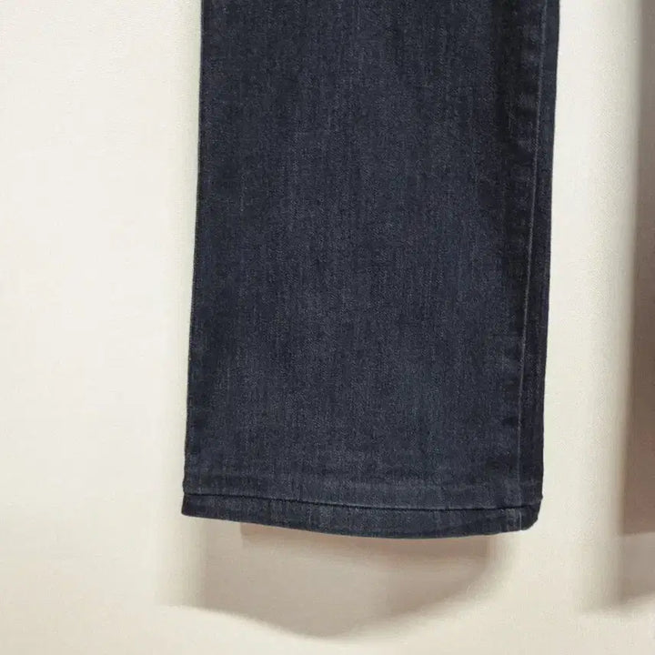 [SOLD OUT] 크로커다일 데님 부츠컷 청바지