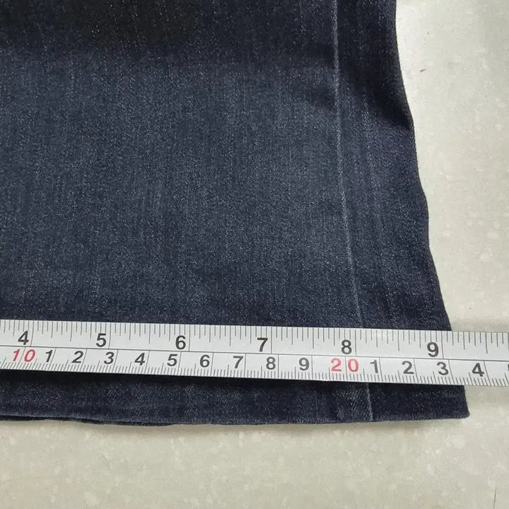 [SOLD OUT] 크로커다일 데님 부츠컷 청바지