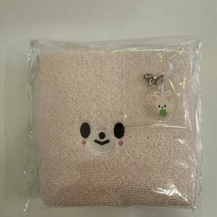 [BUNJANG] Stray Kids 6th Fanmeeting Entry Kit Towel + Keyring / 스트레이키즈 6기 팬미팅 입장키트 수건+키링 (폭시니)