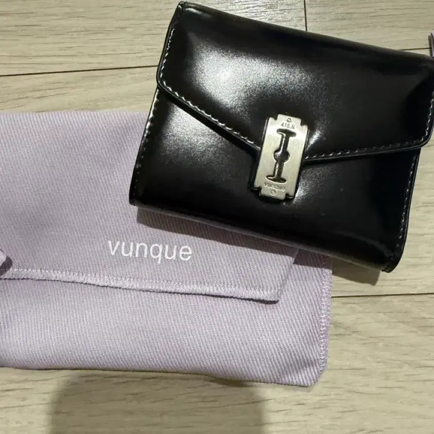 [BUNJANG] Vunque Occam V Half Wallet / vunque 블랙 반지갑 Occam V Half Wallet