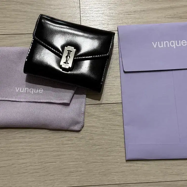 [BUNJANG] Vunque Occam V Half Wallet / vunque 블랙 반지갑 Occam V Half Wallet