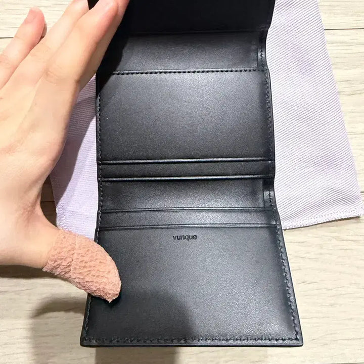[BUNJANG] Vunque Occam V Half Wallet / vunque 블랙 반지갑 Occam V Half Wallet