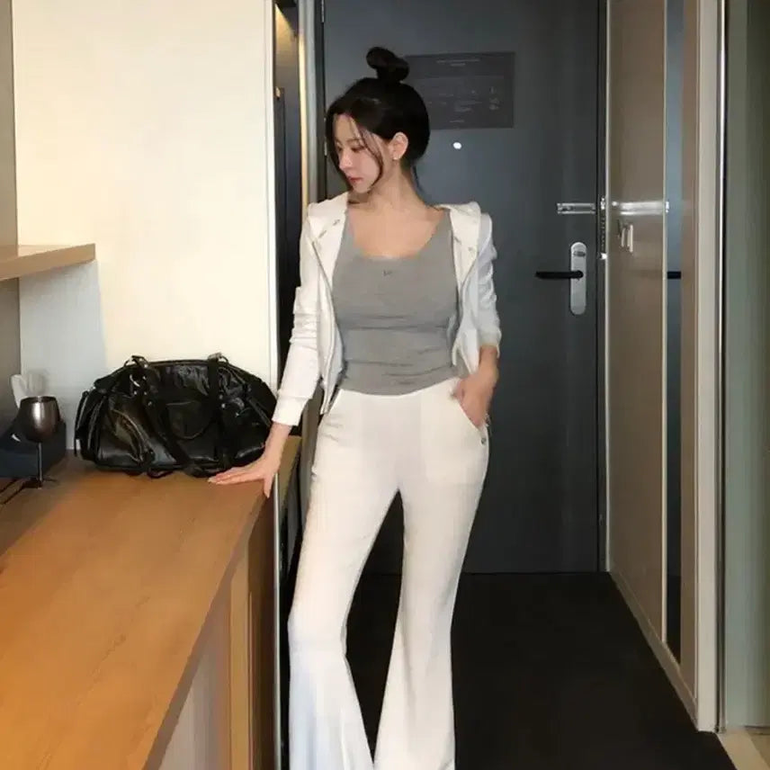 [BUNJANG] Hollie Glenn Training Bootcut Pants / 홀리 글렌 얇은 기모 트레이닝 부츠컷 팬츠 아이보리/블랙 새상품