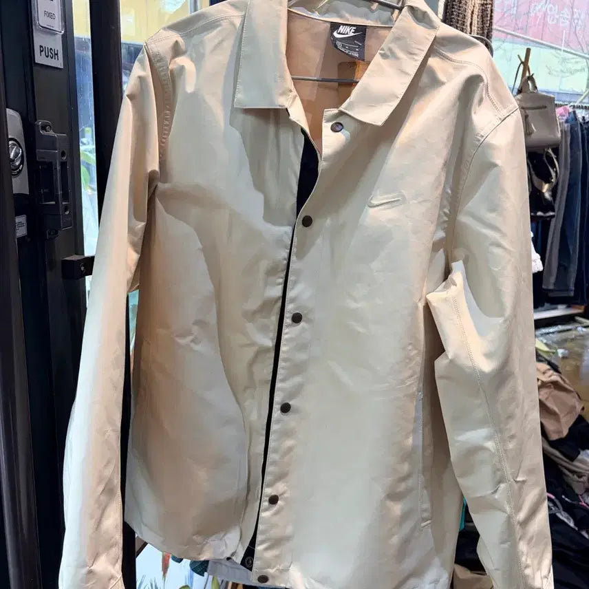 [SOLD OUT] 나이키 베이지 코치 자켓