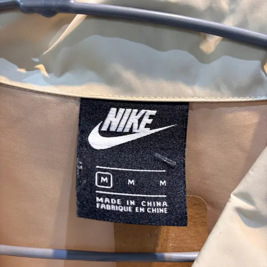 [SOLD OUT] 나이키 베이지 코치 자켓