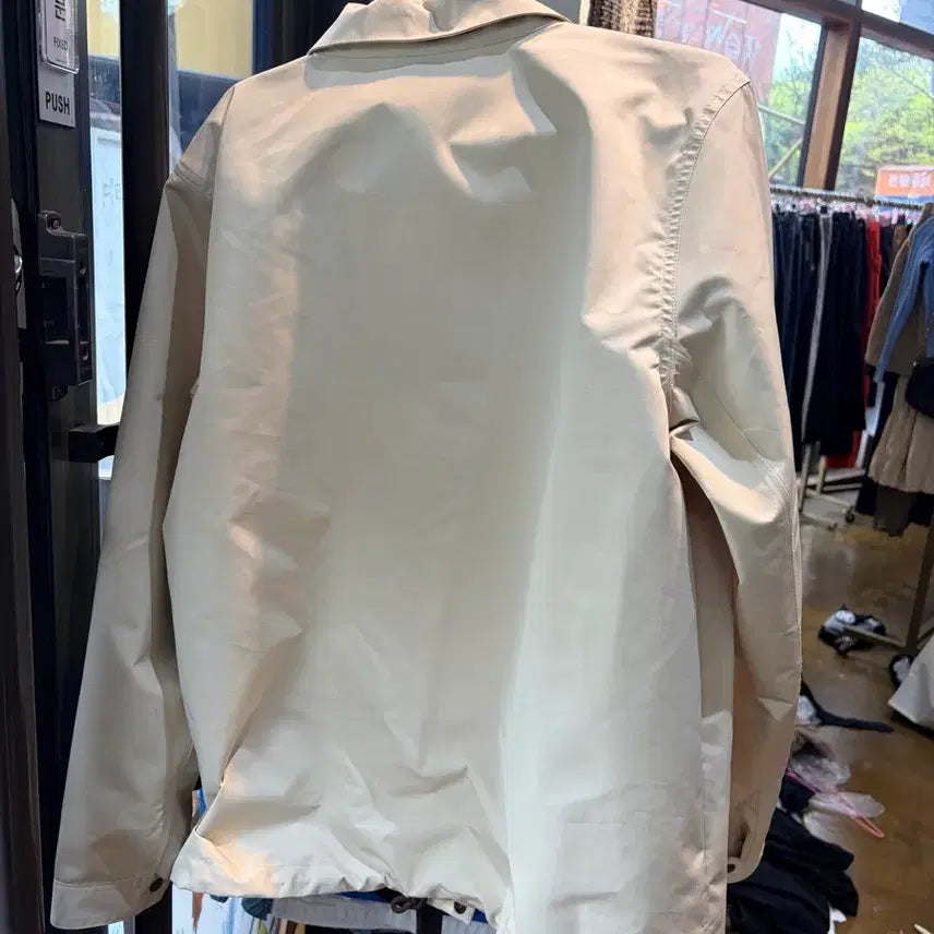 [SOLD OUT] 나이키 베이지 코치 자켓