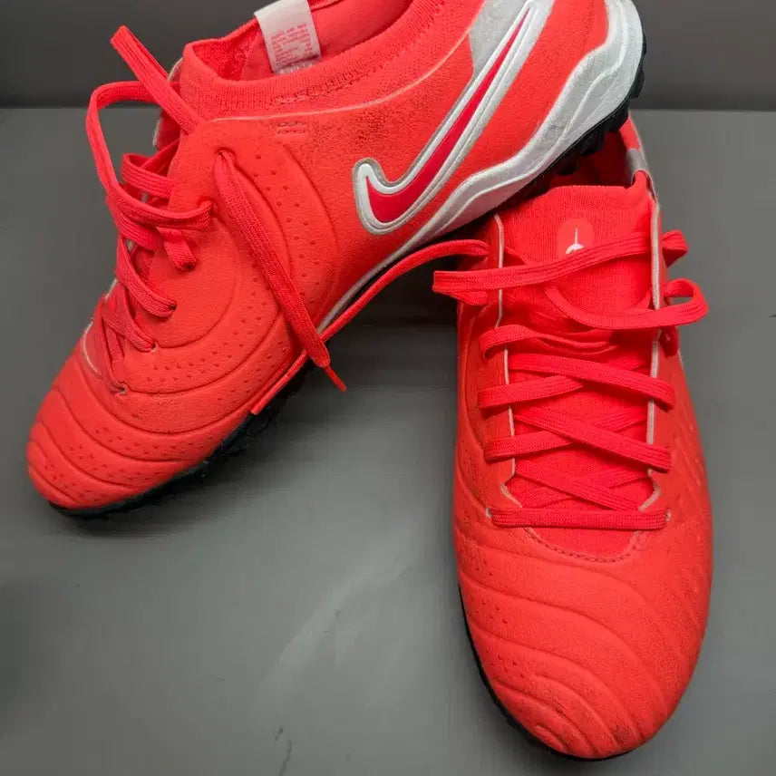 [SOLD OUT] 나이키 티엠포 프로 TF 275