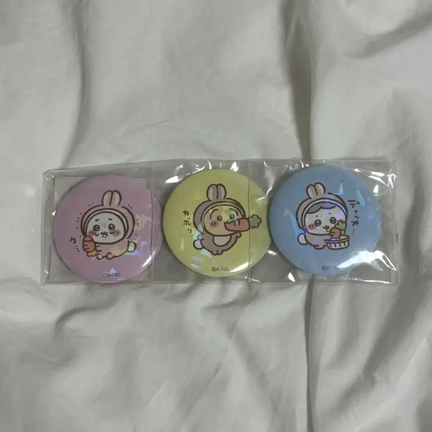 [BUNJANG] Chikawa 2023 Happy Bag Rabbit Badge Set / 치이카와 해피백 2023 토끼 뱃지 세트