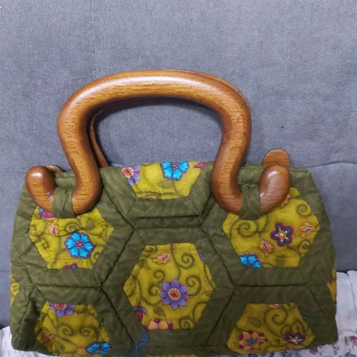 [BUNJANG] Vintage Floral Quilt Tote Bag with Wood Handle / 빈티지 꽃무늬 퀼트 토트백 우드 핸들