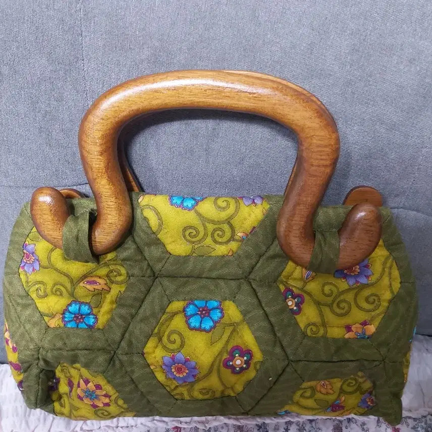 [BUNJANG] Vintage Floral Quilt Tote Bag with Wood Handle / 빈티지 꽃무늬 퀼트 토트백 우드 핸들