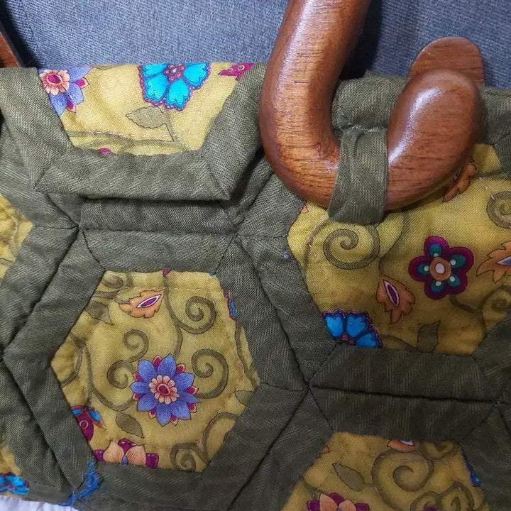 [BUNJANG] Vintage Floral Quilt Tote Bag with Wood Handle / 빈티지 꽃무늬 퀼트 토트백 우드 핸들