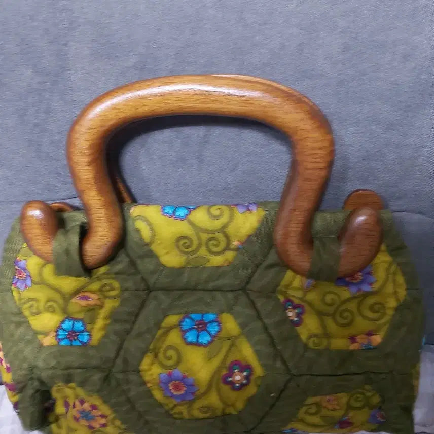 [BUNJANG] Vintage Floral Quilt Tote Bag with Wood Handle / 빈티지 꽃무늬 퀼트 토트백 우드 핸들