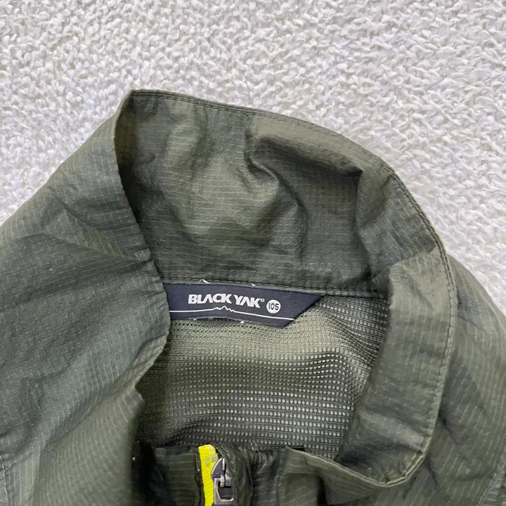 [BUNJANG] Black Yak Lightweight Windbreaker Vest / 105 블랙야크 경량 바람막이 조끼 0414M