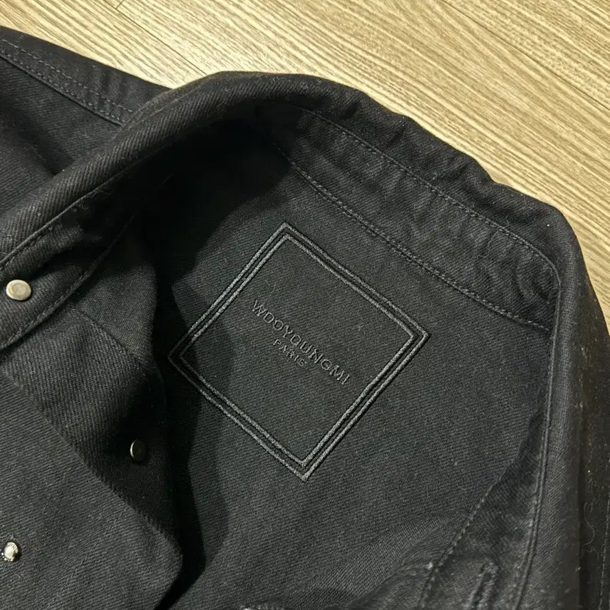 [SOLD OUT] [46] 우영미 24SS 백로고 데님 셔츠 자켓 블랙