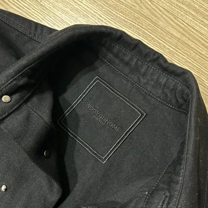 [SOLD OUT] [46] 우영미 24SS 백로고 데님 셔츠 자켓 블랙