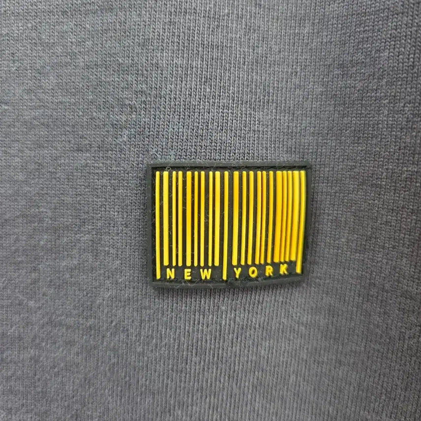 [SOLD OUT] L 질스튜어트뉴욕 바코드 반팔 다크그레이