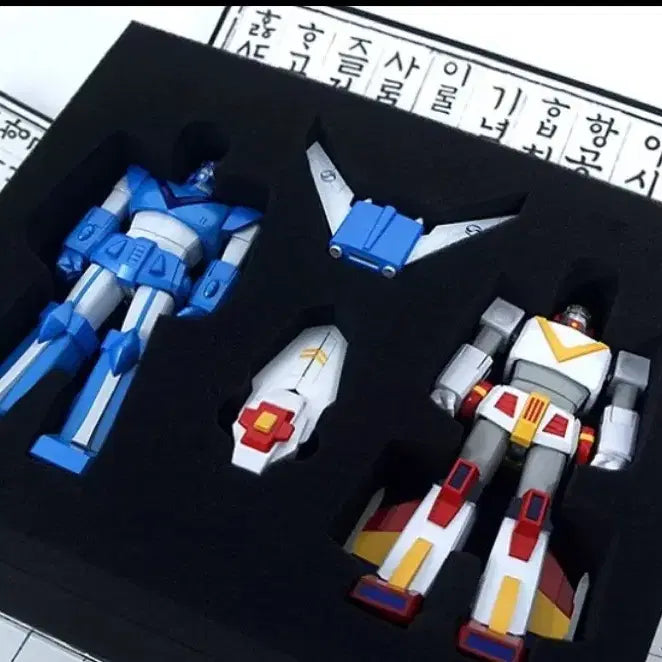 [BUNJANG] Korean Air P001 Taekwon V Set / 대한항공 한정판 P001 태권브이 세트