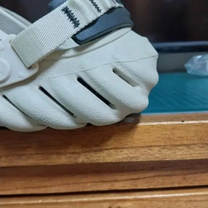 [SOLD OUT] 크록스 정품 에코 클로그 W7.240