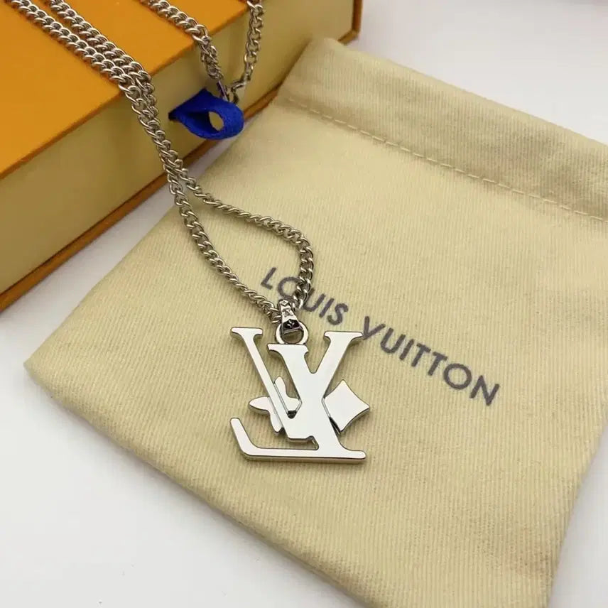 [BUNJANG] Louis Vuitton Simple Fashion Necklace / 루이비통 심플 패션 목걸이