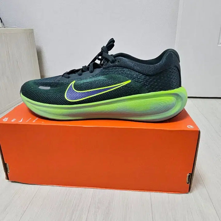 [SOLD OUT] 나이키 러닝화 245 스텔라라이드