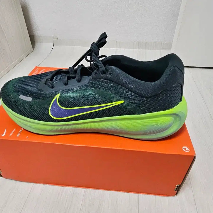 [SOLD OUT] 나이키 러닝화 245 스텔라라이드