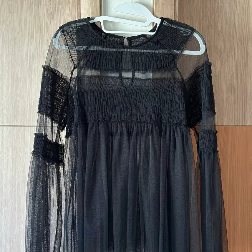 [BUNJANG] Black Tulle See-Through Long Sleeve Blouse / (새상품) 블랙 튤 시스루 롱 슬리브 블라우스