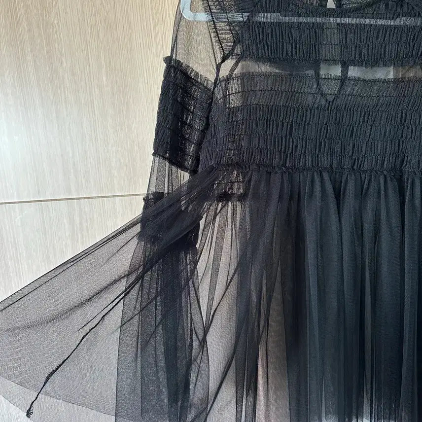 [BUNJANG] Black Tulle See-Through Long Sleeve Blouse / (새상품) 블랙 튤 시스루 롱 슬리브 블라우스