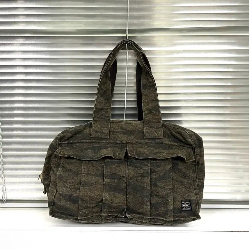 [SOLD OUT] PORTER-GREEN EYE TOTE BAG 포터 숄더백
