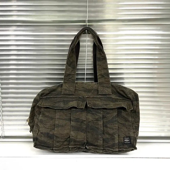 [SOLD OUT] PORTER-GREEN EYE TOTE BAG 포터 숄더백