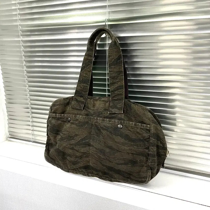 [SOLD OUT] PORTER-GREEN EYE TOTE BAG 포터 숄더백