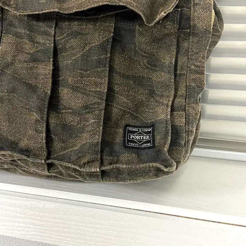 [SOLD OUT] PORTER-GREEN EYE TOTE BAG 포터 숄더백