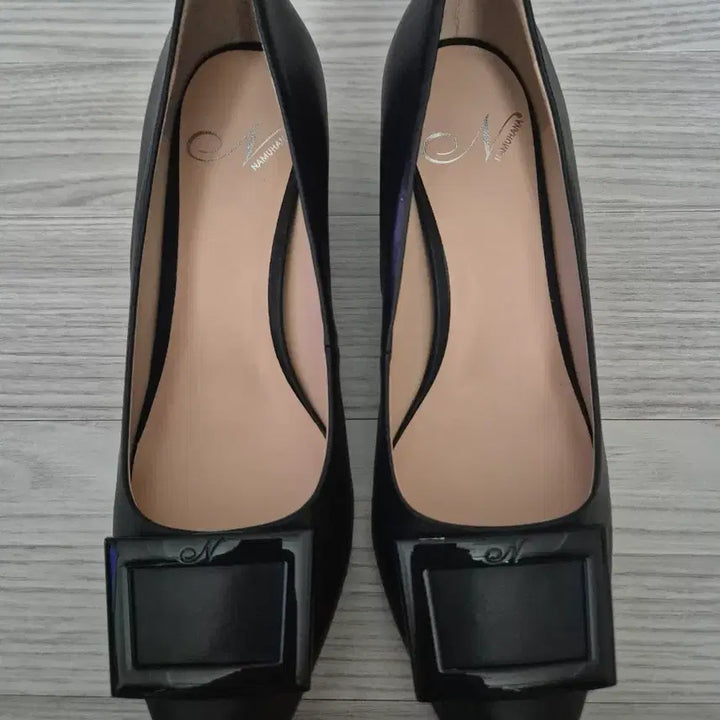 [BUNJANG] Namuhana Black Leather Pumps 245mm Women&