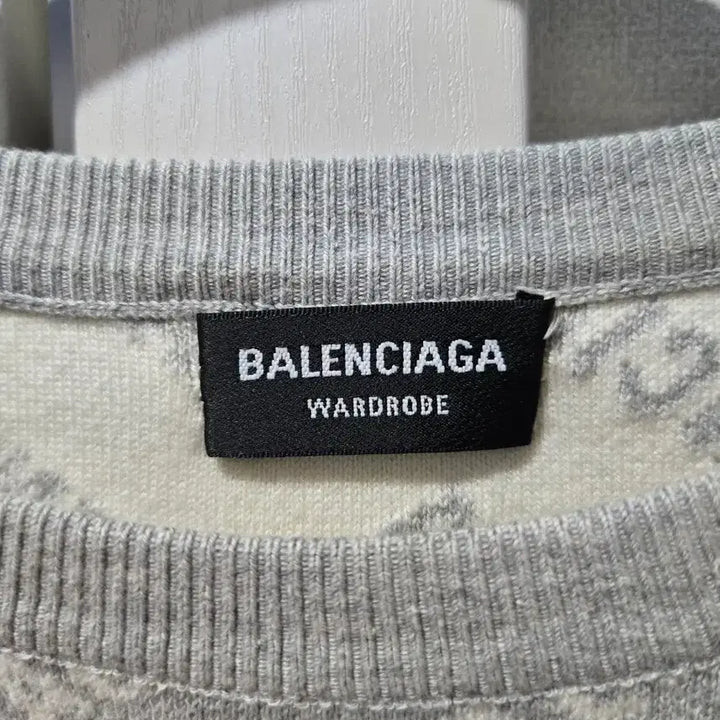 [BUNJANG] Balenciaga Multi Logo Knit Sweater / 발렌시아가 멀티로고 니트 L사이즈