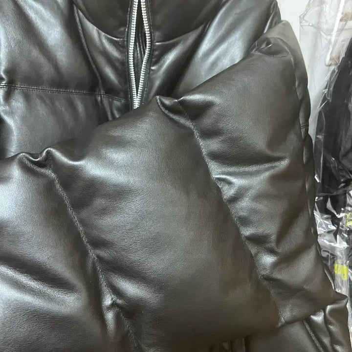 [SOLD OUT] [XL] 에이징씨씨씨 비건 레더 패딩