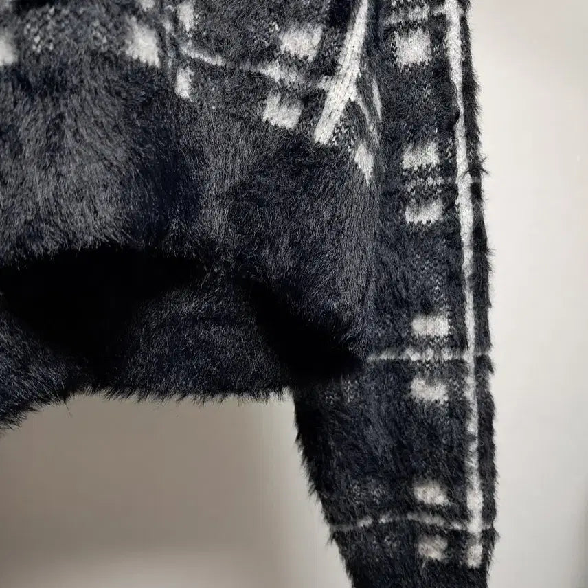 [BUNJANG] H&amp;M Black Checkered Crop Cardigan / H앤M 블랙 체크 크롭 가디건