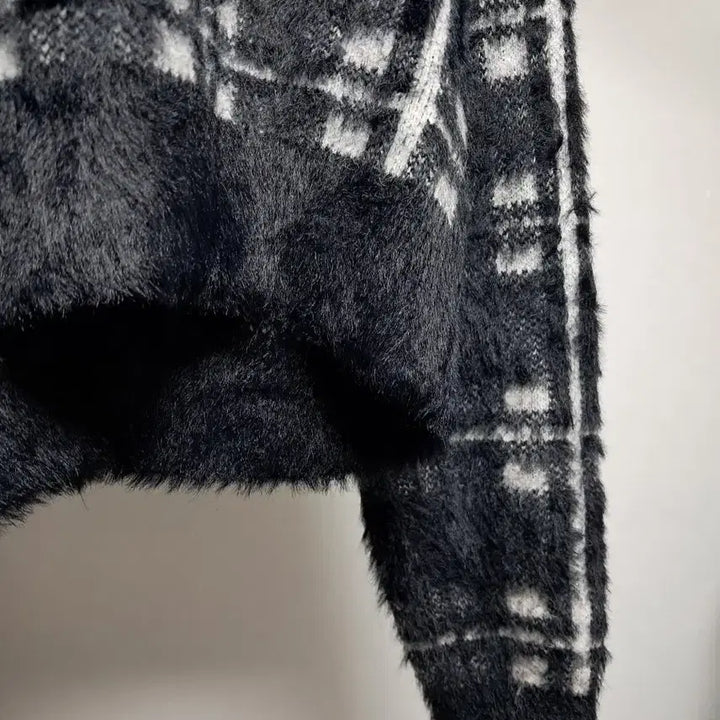 [BUNJANG] H&amp;M Black Checkered Crop Cardigan / H앤M 블랙 체크 크롭 가디건