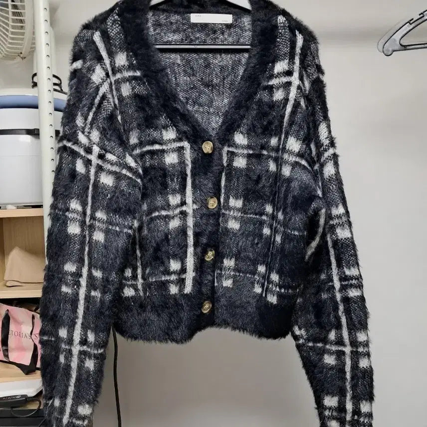 [BUNJANG] H&amp;M Black Checkered Crop Cardigan / H앤M 블랙 체크 크롭 가디건