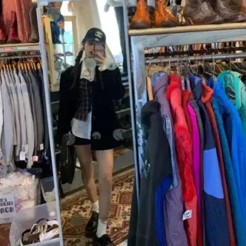 [BUNJANG] Seokookie Black Corduroy Coat / 서쿠키 블랙 코듀로이 코트 *안에 뷔스티에도 구매가능