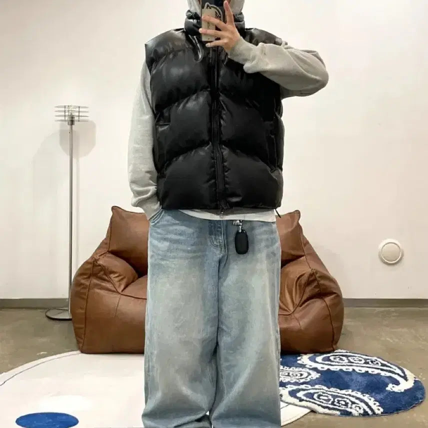 [SOLD OUT] LOWEL 오버핏 레더 패딩조끼