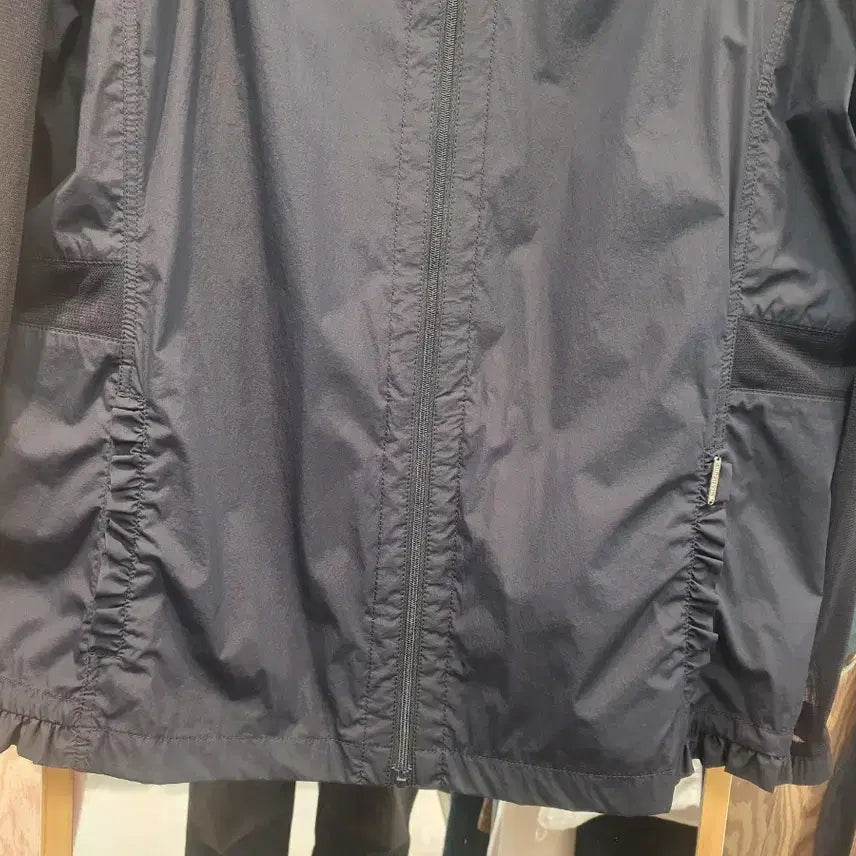 [SOLD OUT] [상태최상] 올포유 여성 메쉬 배색 바람막이 점퍼 (105/88사이즈)