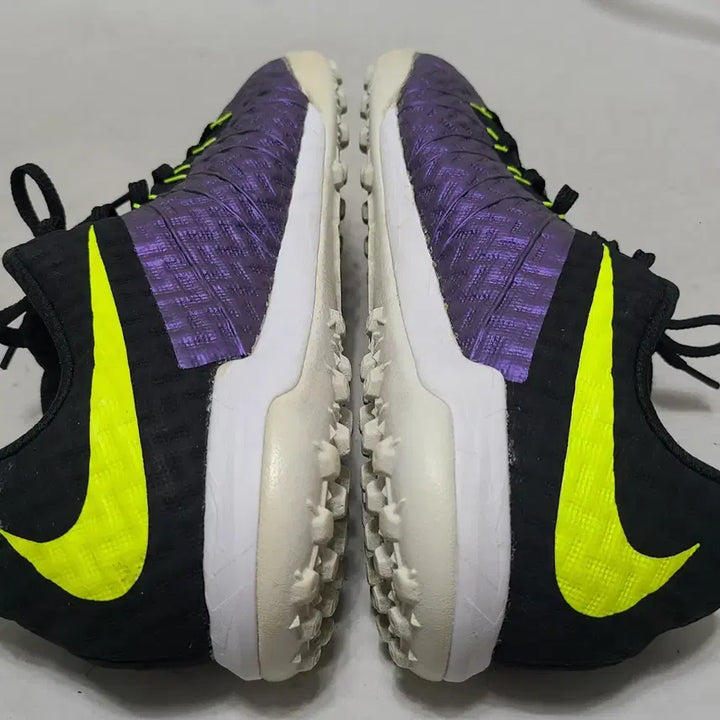 [SOLD OUT] 1) 265 나이키 하이퍼베놈 X 풋살화