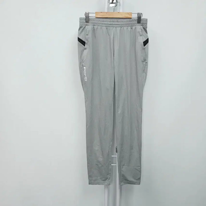 [BUNJANG] Discovery Spring/Summer Training Pants (Size 26) / 디스커버리 춘하 트레이닝 바지 26