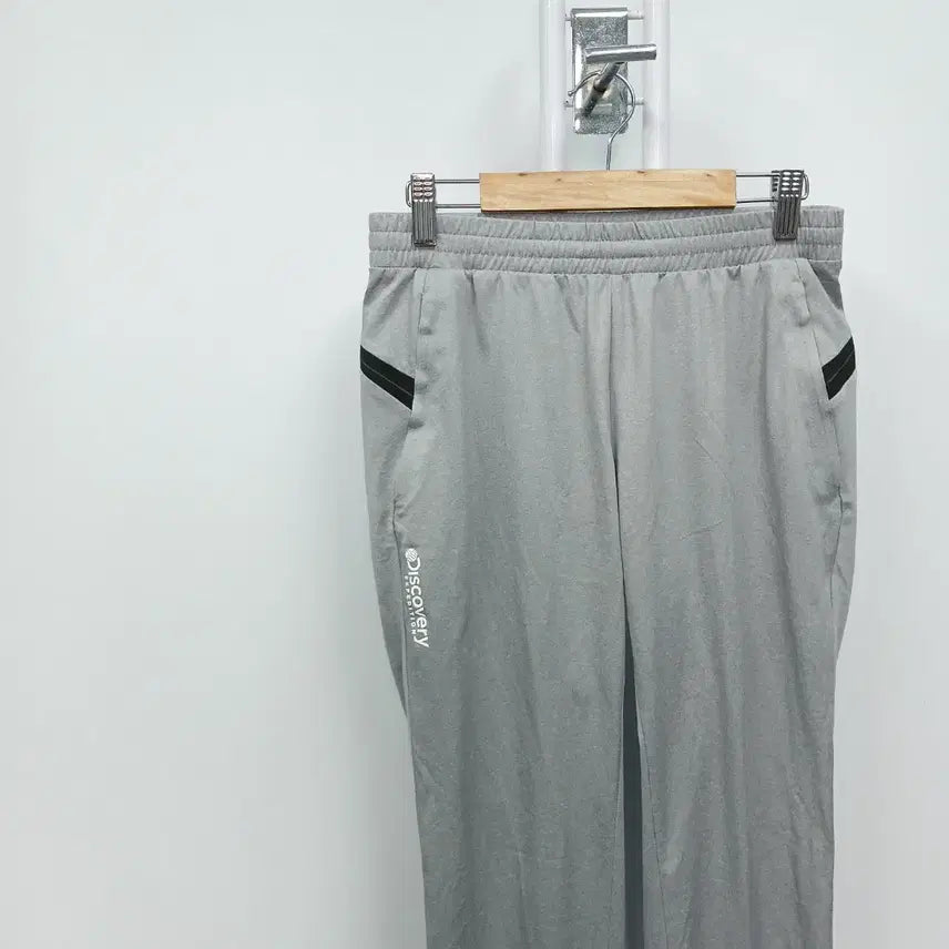 [BUNJANG] Discovery Spring/Summer Training Pants (Size 26) / 디스커버리 춘하 트레이닝 바지 26