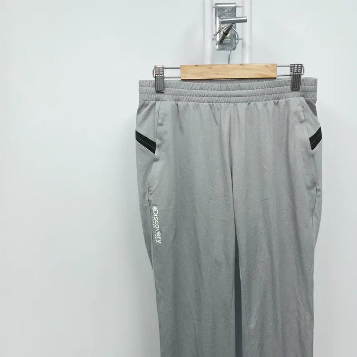 [BUNJANG] Discovery Spring/Summer Training Pants (Size 26) / 디스커버리 춘하 트레이닝 바지 26